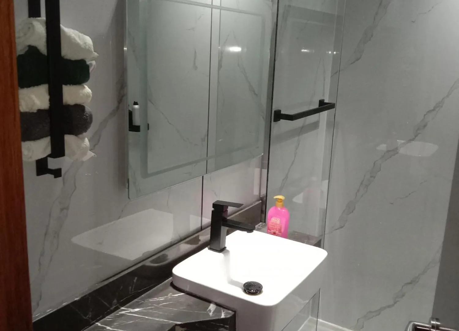 Huge Entire Apartment For With Free Pool, Steam & Sauna , Dubai 0*,