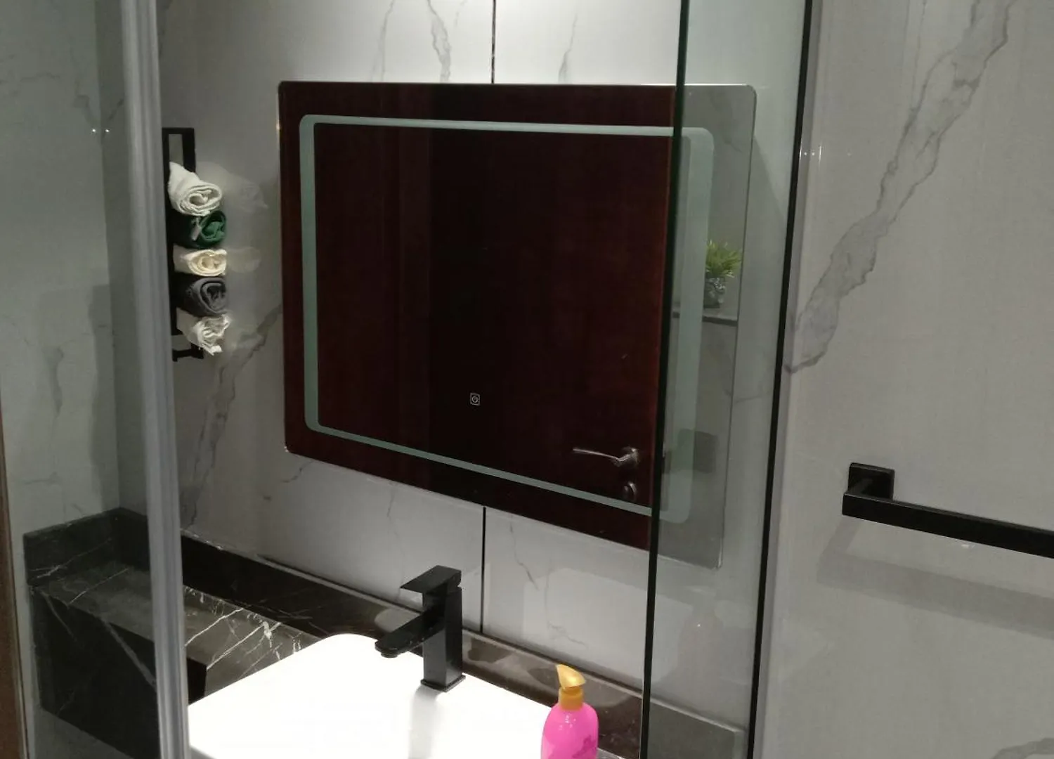 Huge Entire Apartment For With Free Pool, Steam & Sauna , Dubai